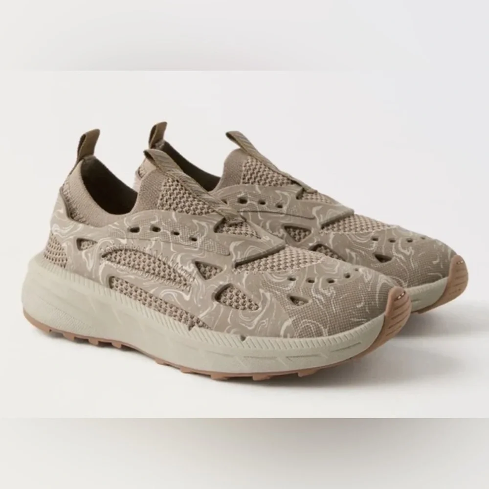 NWOT Zara kids boys molded knit sock sneaker athletic neutral khaki